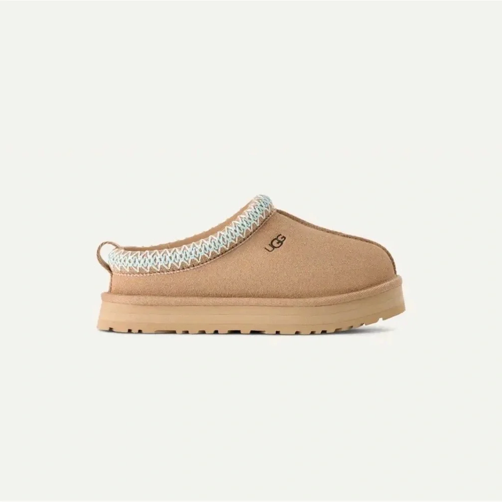 Size 4-Brand New UGG Tazz Big Kids Slipper Sand 1143776K-SAN - Picture 1 of 7